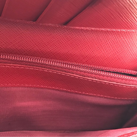 Salvatore Ferragamo Red Leather Vara Bow Closure Wallet  EUC - Picture 15 of 16